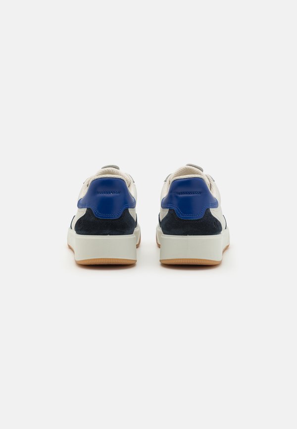 ECCO STREET COURT