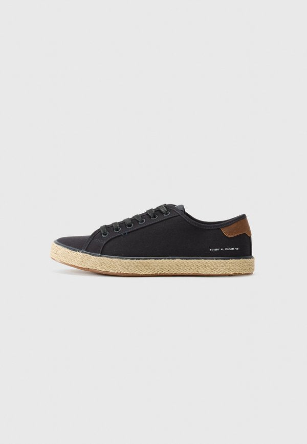 Pier One by Zalando