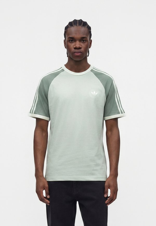 adidas Originals TEE UNISEX - Print T-shirt - green