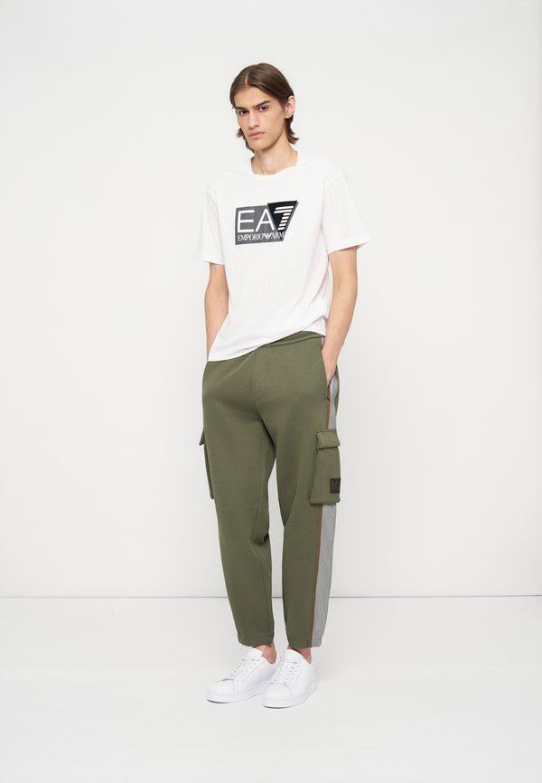 EA7 Emporio Armani