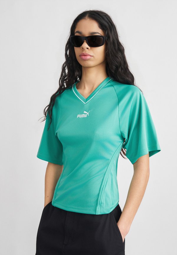 Puma FUTURE ARCHIVE FITTED WAIST  - Print T-shirt - vibrant green