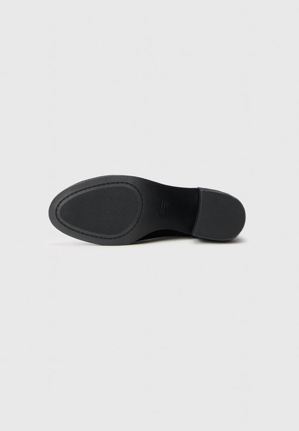 TOMS EVELYN