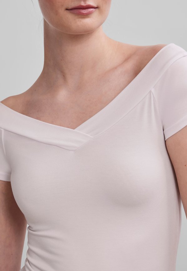 Pieces PCMALIVA OFF SHOULDER V NECK