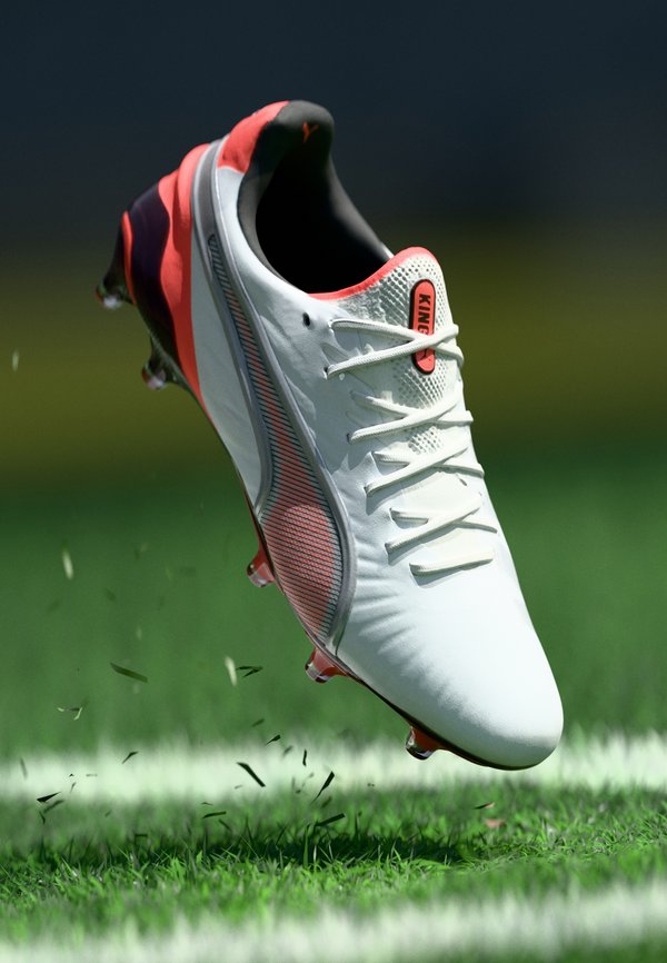 Puma KING ULTIMATE FG/AG - Football boots artificial grass - white/silver-coloured/glowing red/black