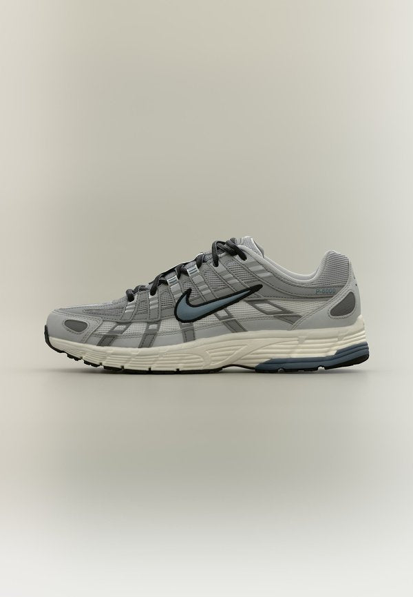 Nike Sportswear NIKE P-6000 ESS+ - Trainers - light smoke grey/blue graphite/smoke grey/photon dust/sail