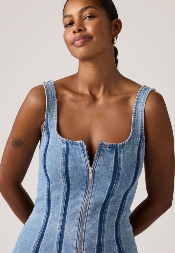Levi's® SEAMED ZIP DRESS