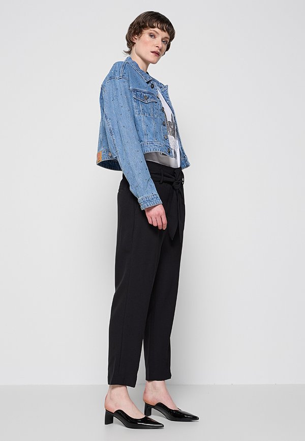 DKNY