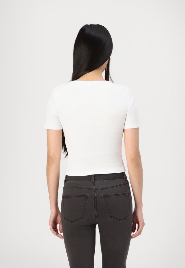 Noisy May NMMAYA O NECK CUTOUT