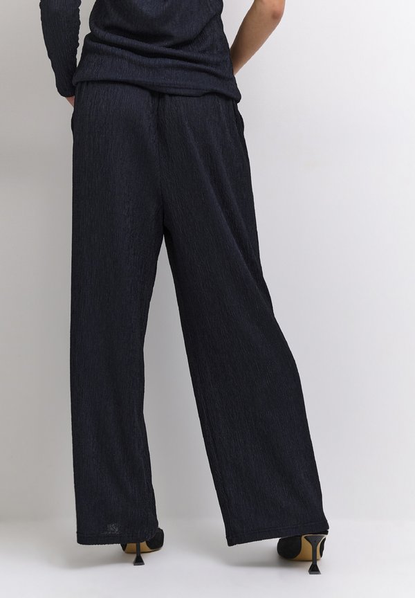 My Essential Wardrobe KIKOMW