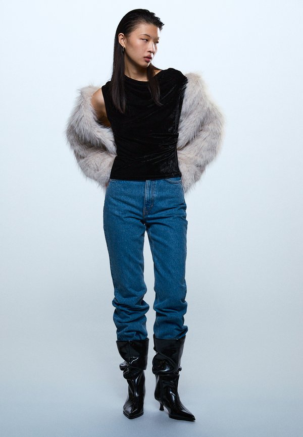 Gina Tricot ASYMMETRIC
