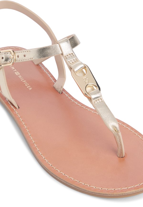 Tommy Hilfiger METALLIC LEATHER TOE POST FLAT SANDALS