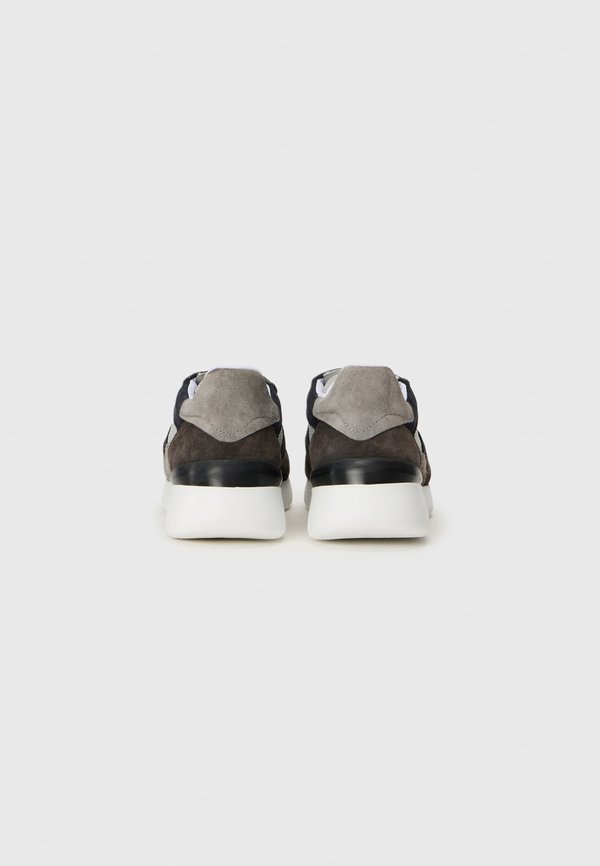 Pollini