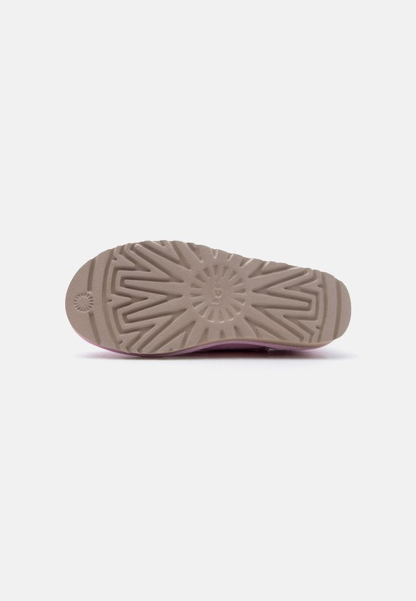 UGG CLASSIC
