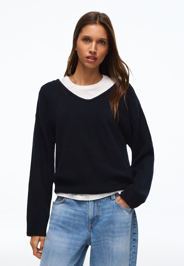 Bershka SOFT TOUCH V-NECK - JUMPER - Jumper - dark blue