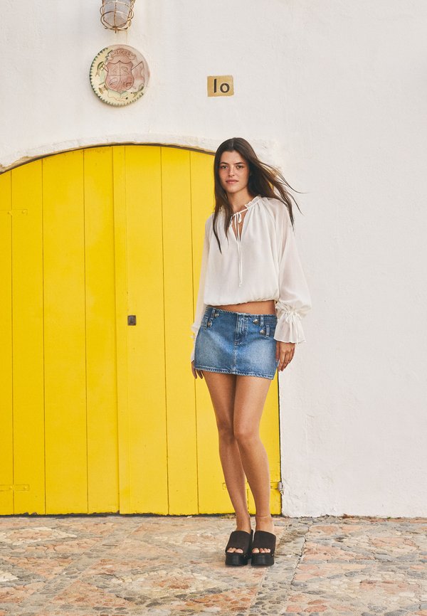 Bershka DENIM - MINI SKIRT - Denim skirt - light blue