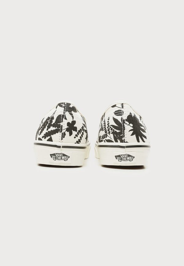 Vans AUTHENTIC