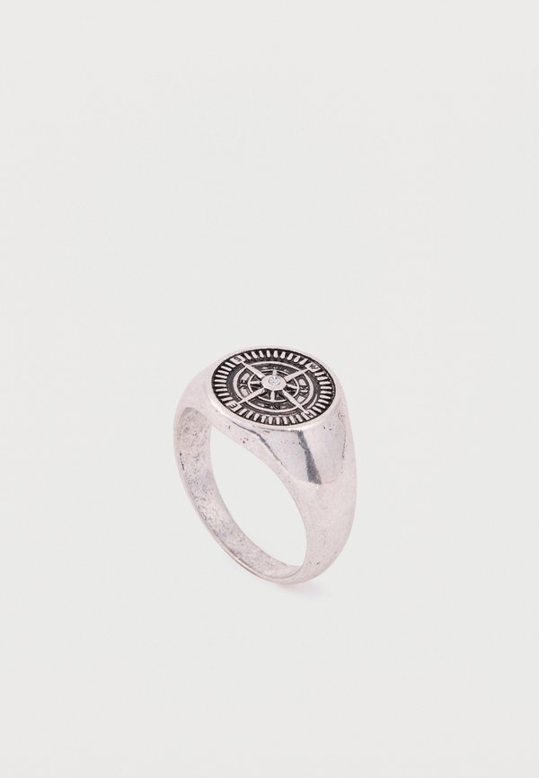 Pier One by Zalando