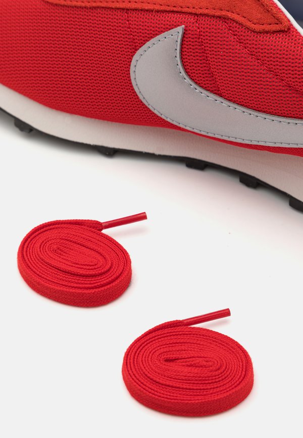 Nike Sportswear LD 1000