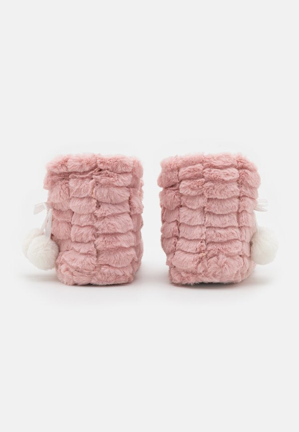 Loungeable EMBOSSED SLIPPER BOOT