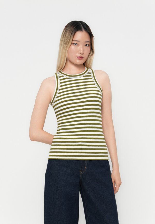 DOCKERS TANK