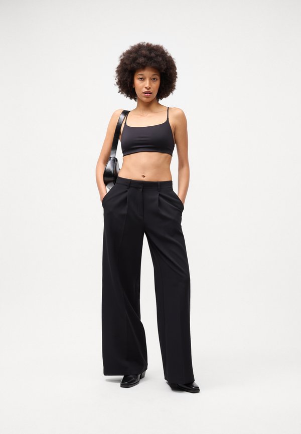 Gina Tricot YOGA