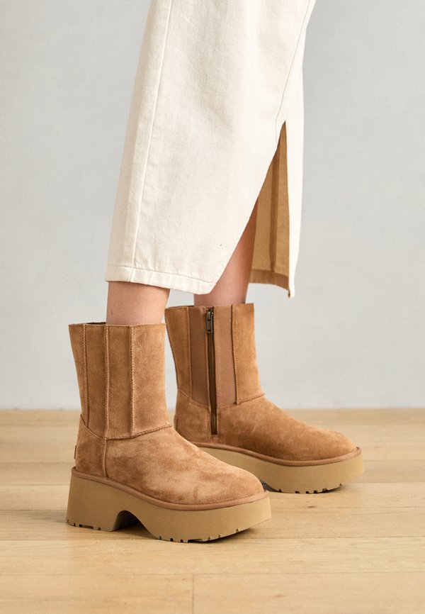UGG CLASSIC TWIN SEAM