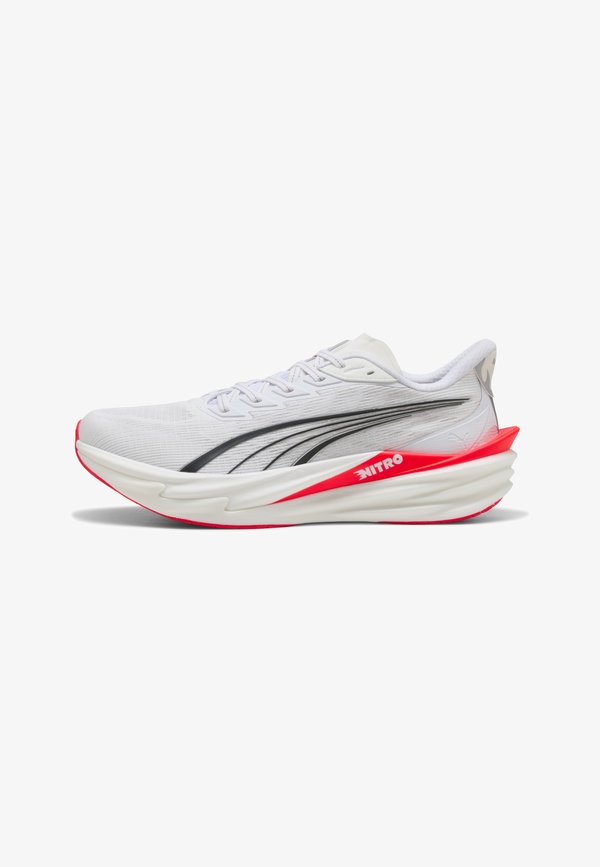 Puma LAUFSCHUH DEVIATE NITRO 4 - Road running shoes - white-ultra red