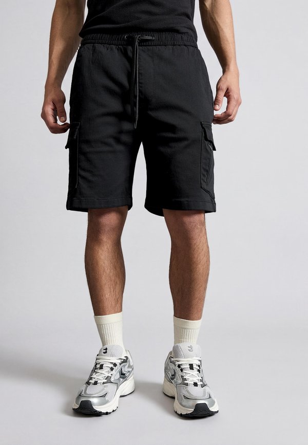 Bershka CARGO - SHORTS - Shorts - black