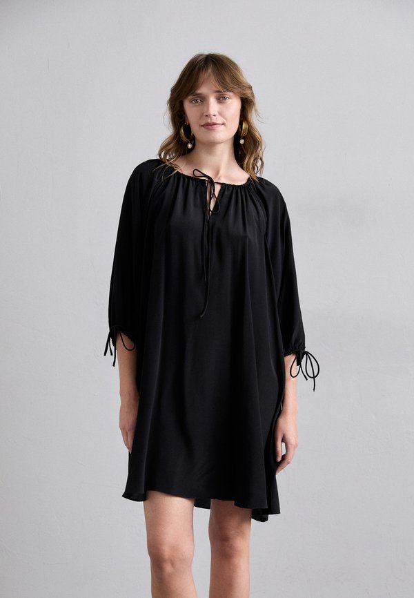 By Malene Birger LAUREN