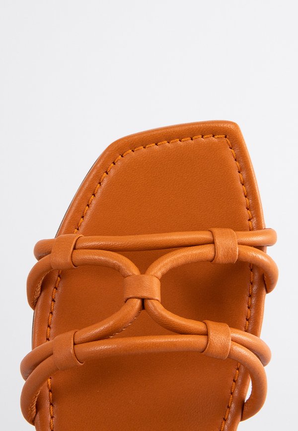 Stuart Weitzman