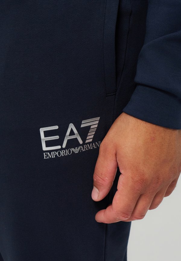 EA7 Emporio Armani