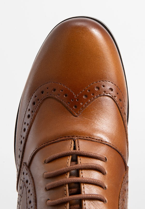 Clarks FALCONET