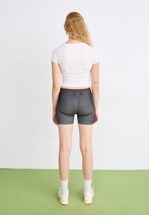 adidas Originals SEAMLESS
