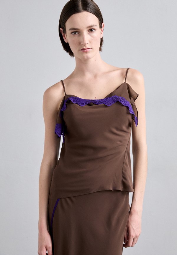 Vaillant ASYMMETRIC TANK WITH TRIM