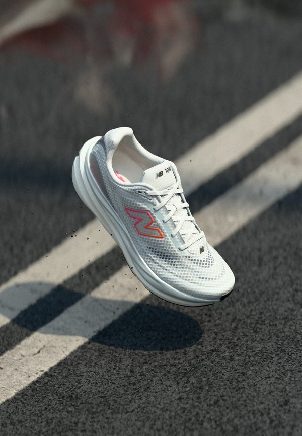 New Balance 1080V15 - Road running shoes - white