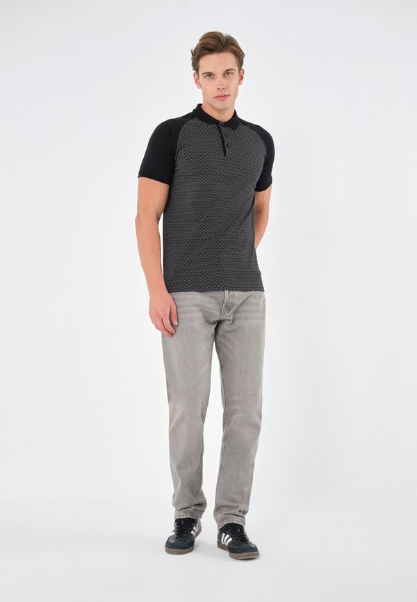 Pier One by Zalando