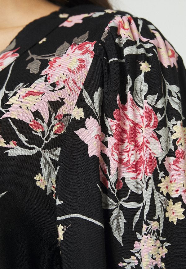 Pieces PCPAOLA SHIRT