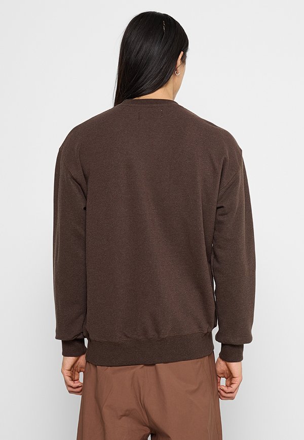 REVOLUTION REGULAR FIT