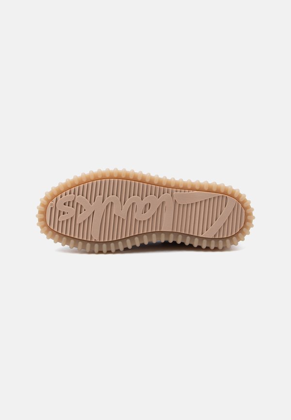 Clarks TORHILL