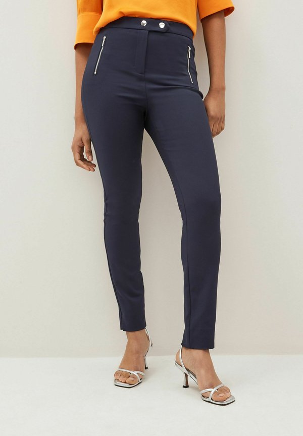 Next ELASTIC BACK ZIP DETAIL