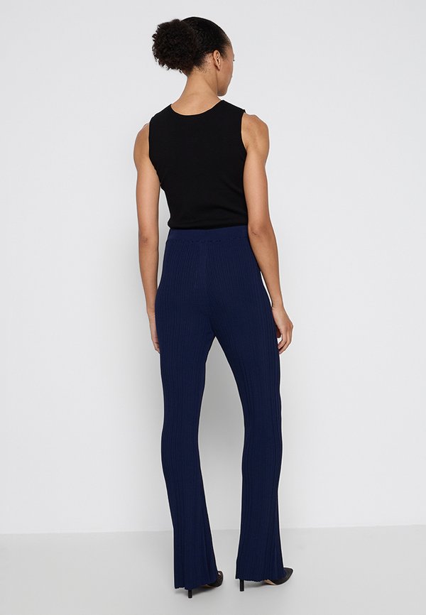 TWINSET