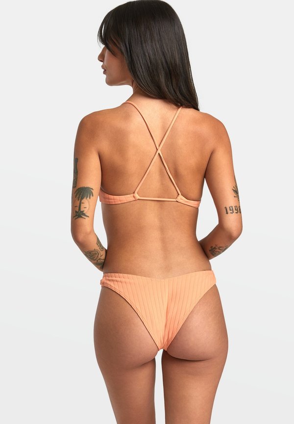 RVCA WIDE CROISÉ DANS LE DOS COUPE