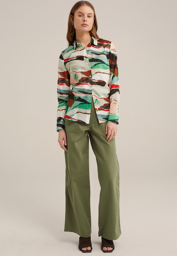WE Fashion