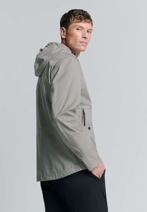 NO EXCESS HOODED