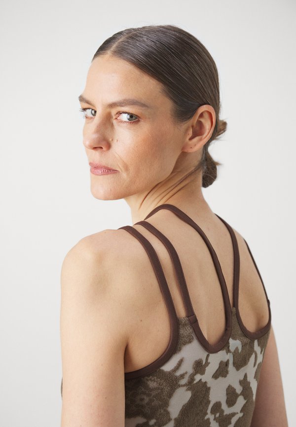 AVAVAV STRAPPY TANK