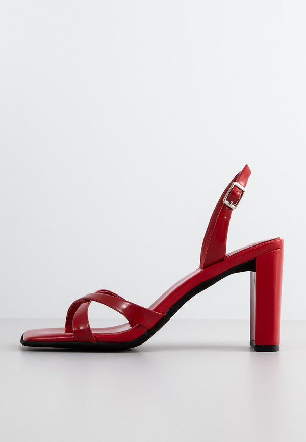 Jeffrey Campbell EMERGE