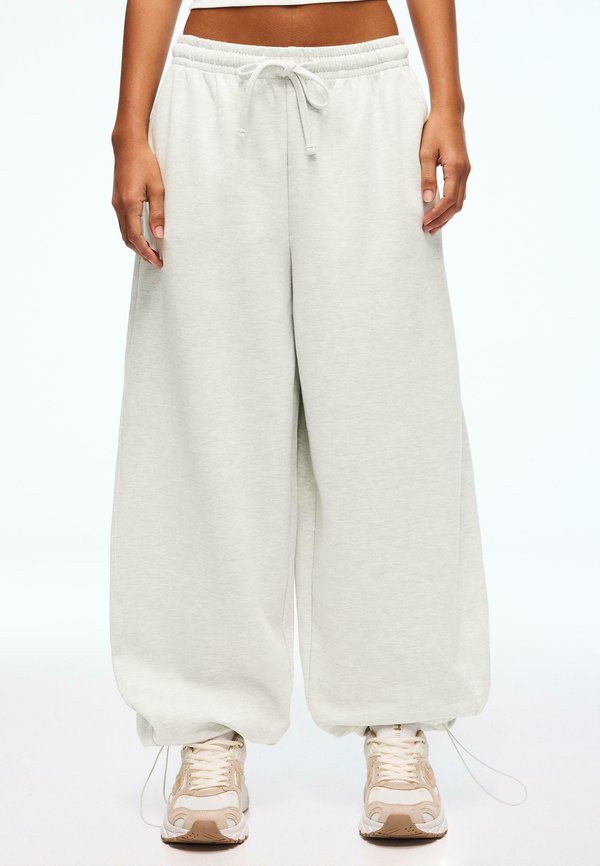 Bershka BARREL TROUSERS WITH STOPPERS 01167737 - Tracksuit bottoms - mottled light grey