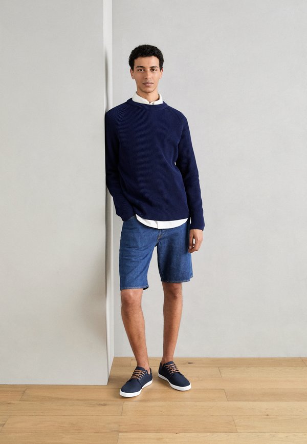 Pier One by Zalando