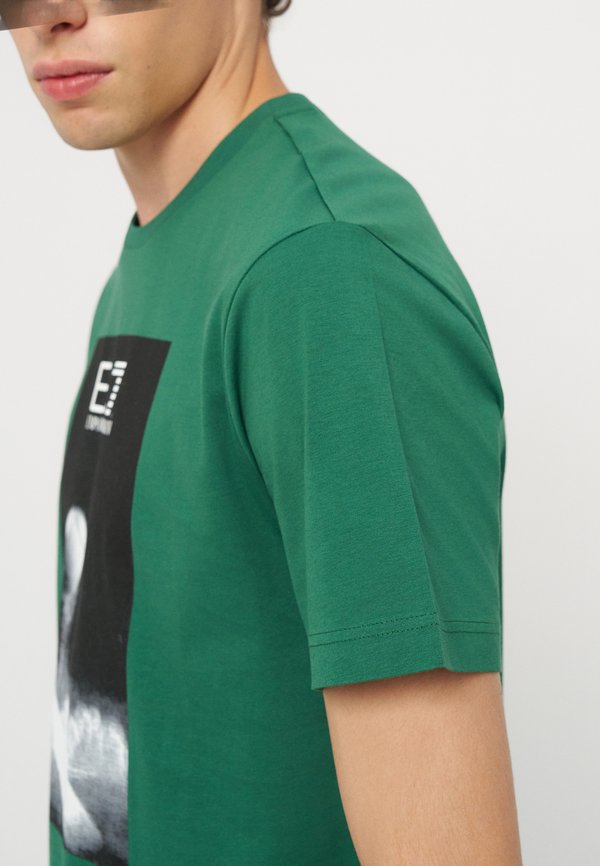 EA7 Emporio Armani