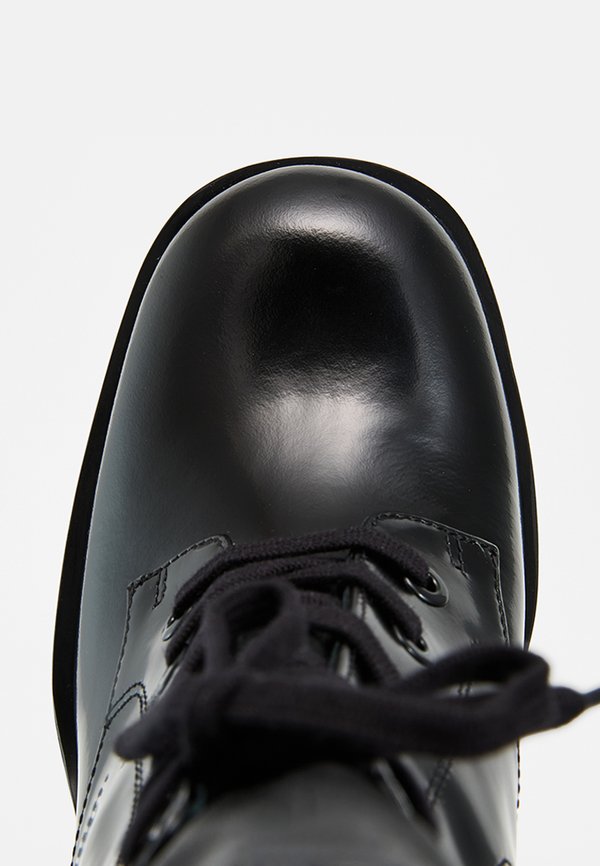 Stuart Weitzman EVERITT